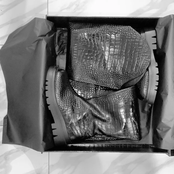 Jennifer Le Caiman Combat Boots - Picture 14 of 15